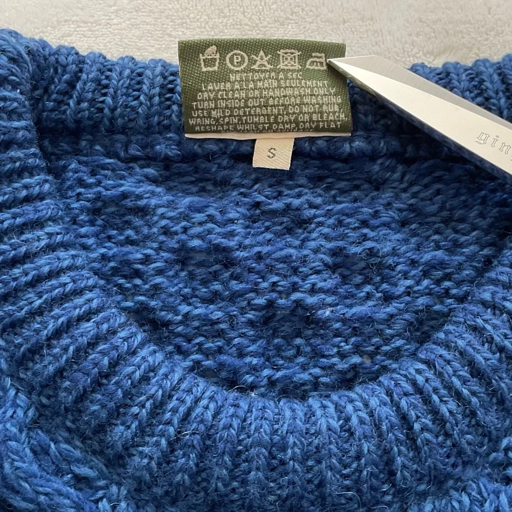 Carraigdonn Merino Wool Irish Crewneck Aran Fisherman’s Cable Knit Sweater - Picture 5 of 11